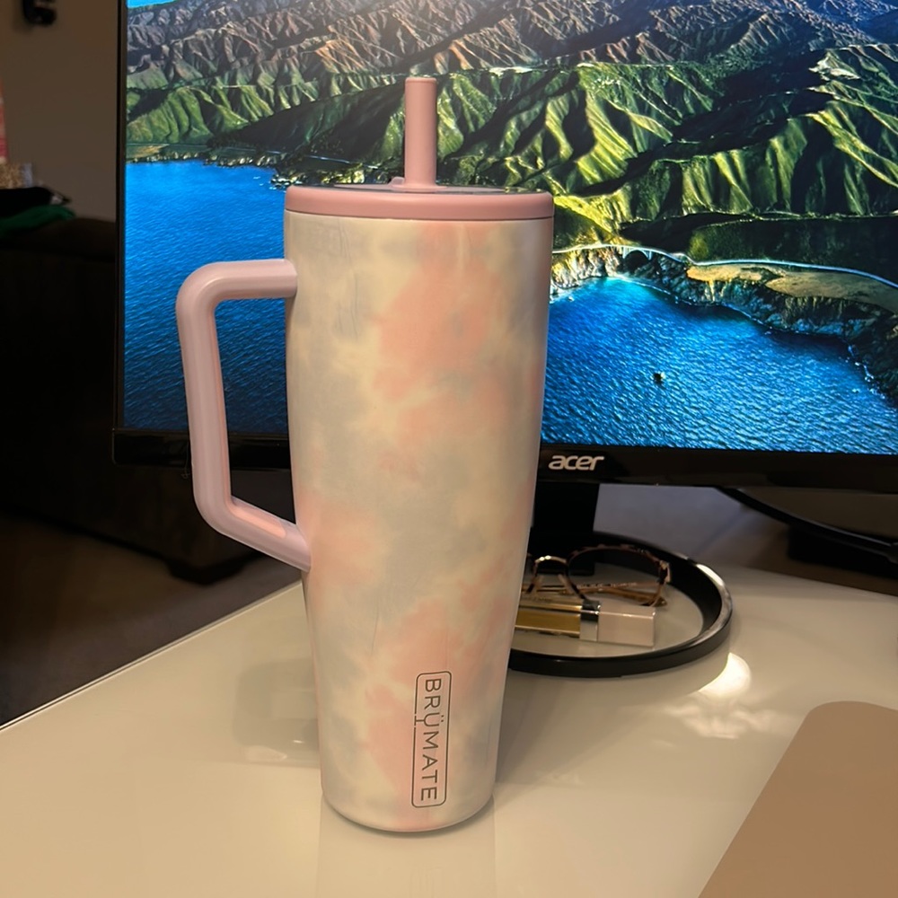 NWT LIMITED EDITION Brumate 40oz ERA in Daydream.